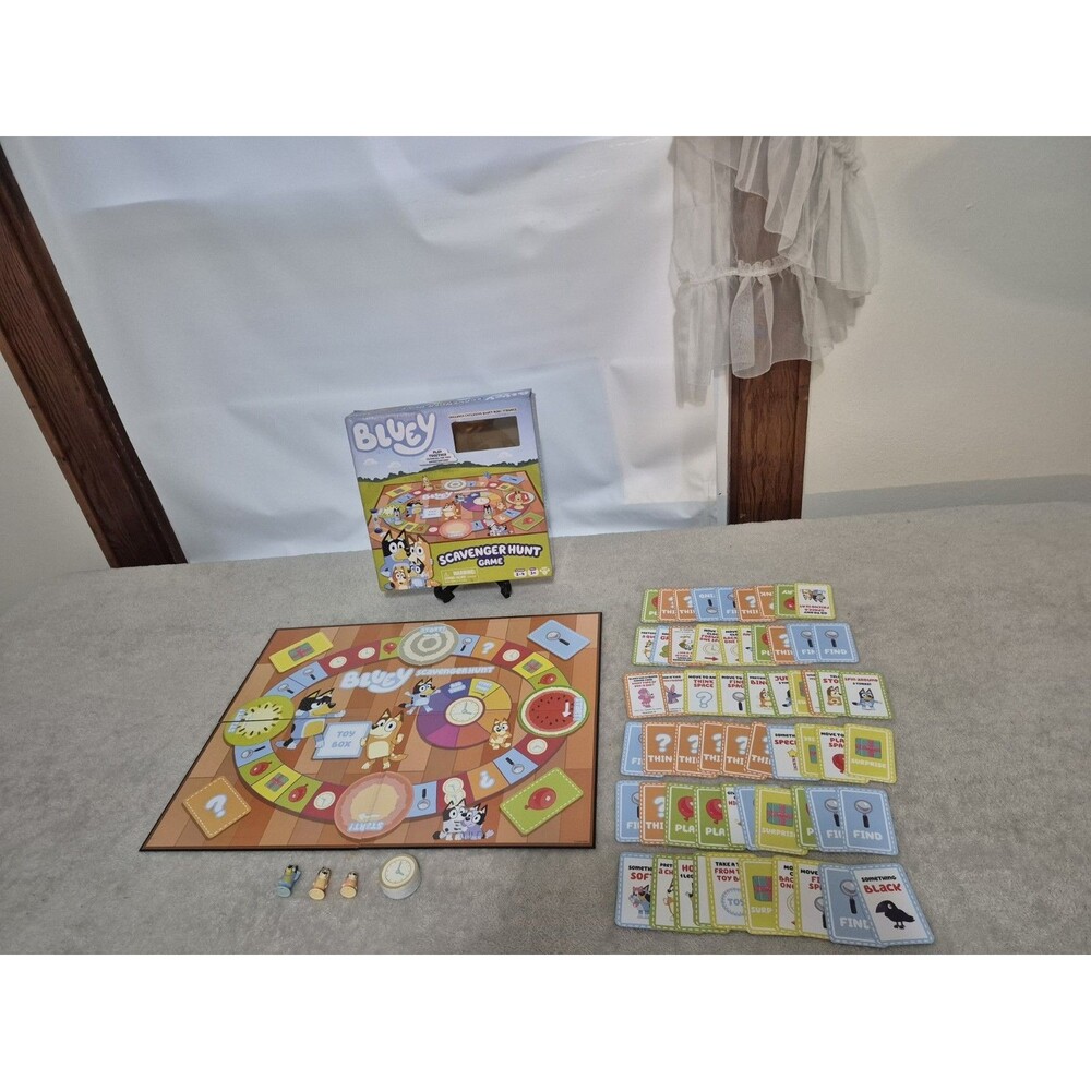 Bluey Scavenger Hunt Board Game Moose Toys Figures Cards Family Kids INCOMPLETE